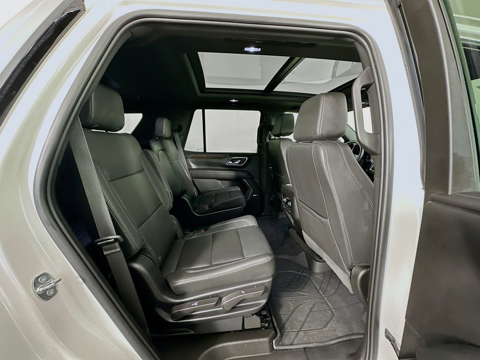 Used 2022 Chevrolet Tahoe LT w/ LT Signature Plus Package image 30