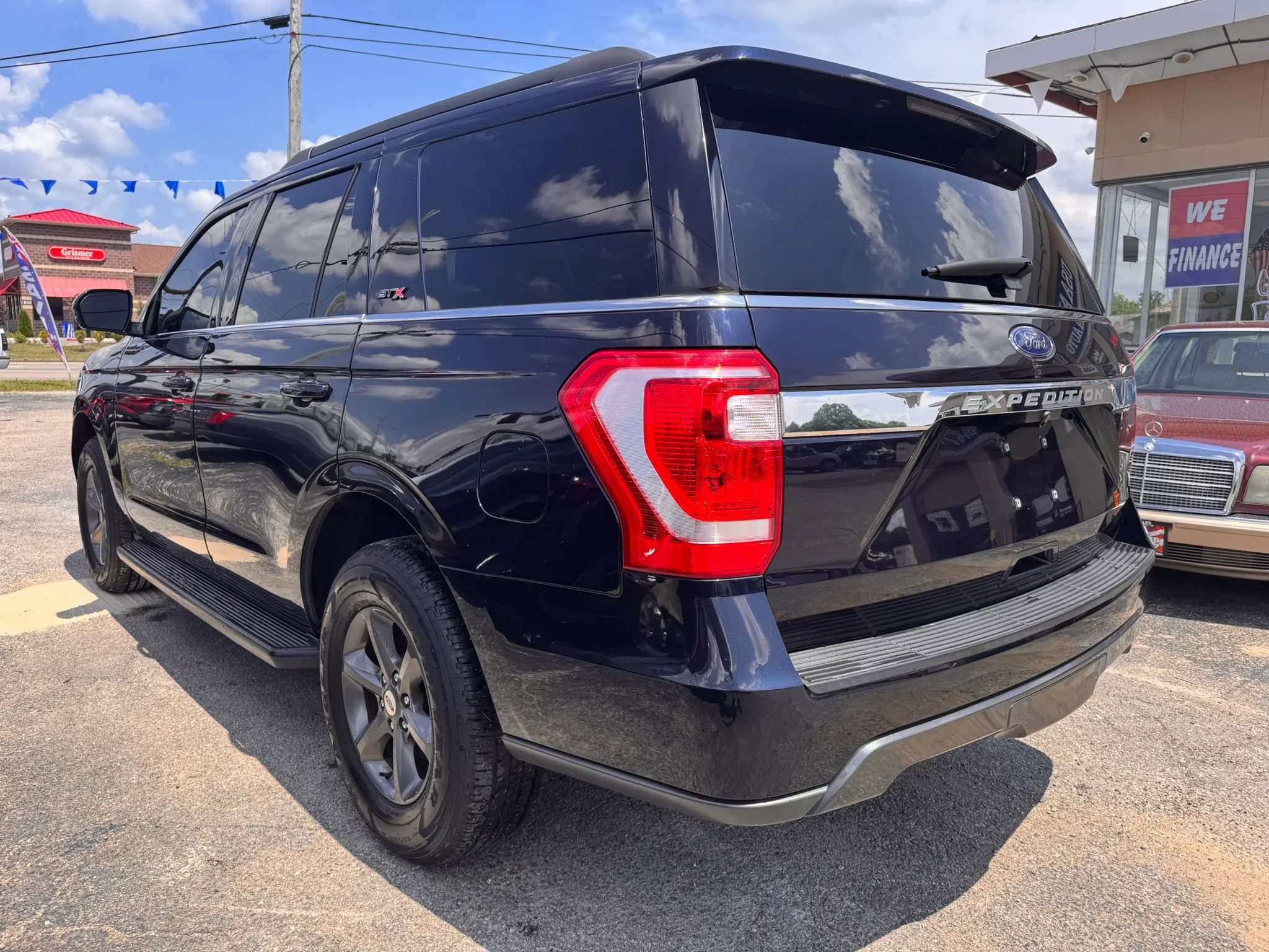 Used 2021 Ford Expedition XL AWD/4WD image 4