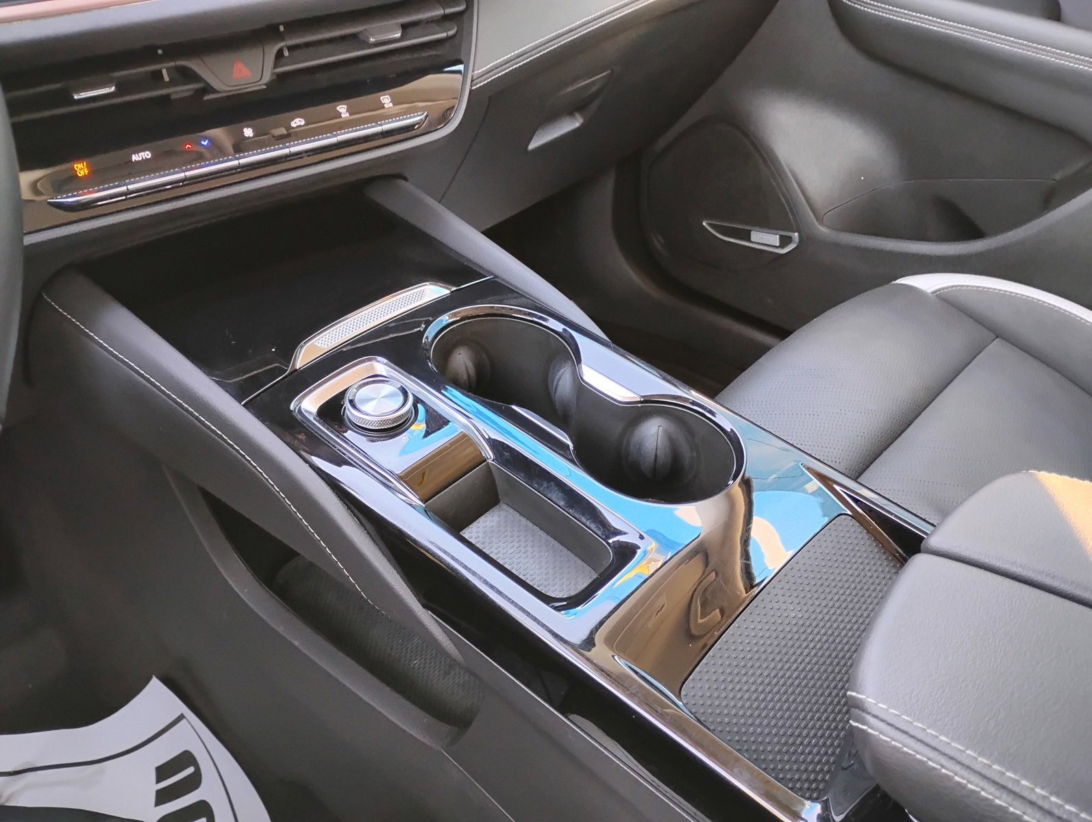 Used 2025 Buick Envision Sport Touring image 13