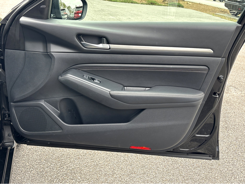 Used 2019 Nissan Altima 2.5 Platinum image 17