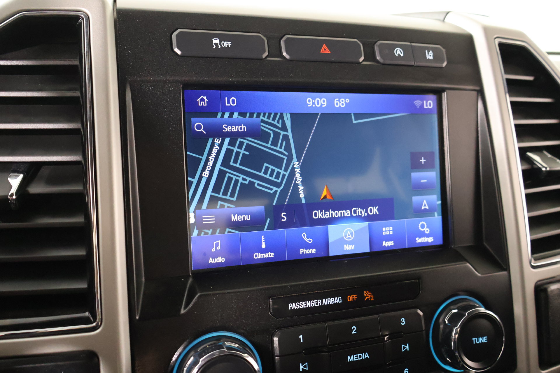 Used 2020 Ford F150 Lariat RWD image 8