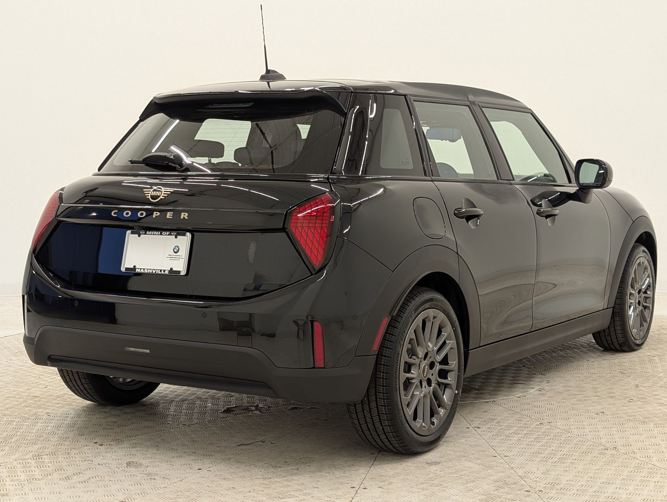 New 2026 MINI Cooper 4-Door Hardtop FWD image 9