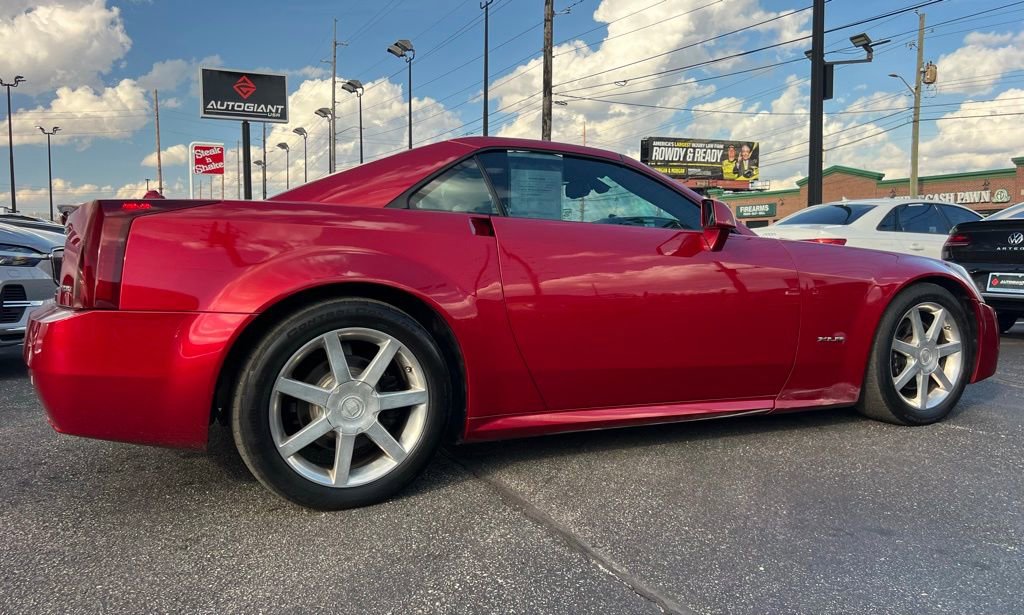Used 2005 Cadillac XLR Base image 8