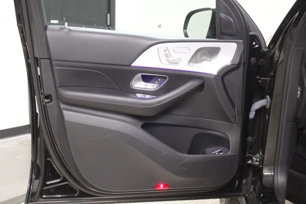 Used 2024 Mercedes-Benz GLS 450 4MATIC image 18