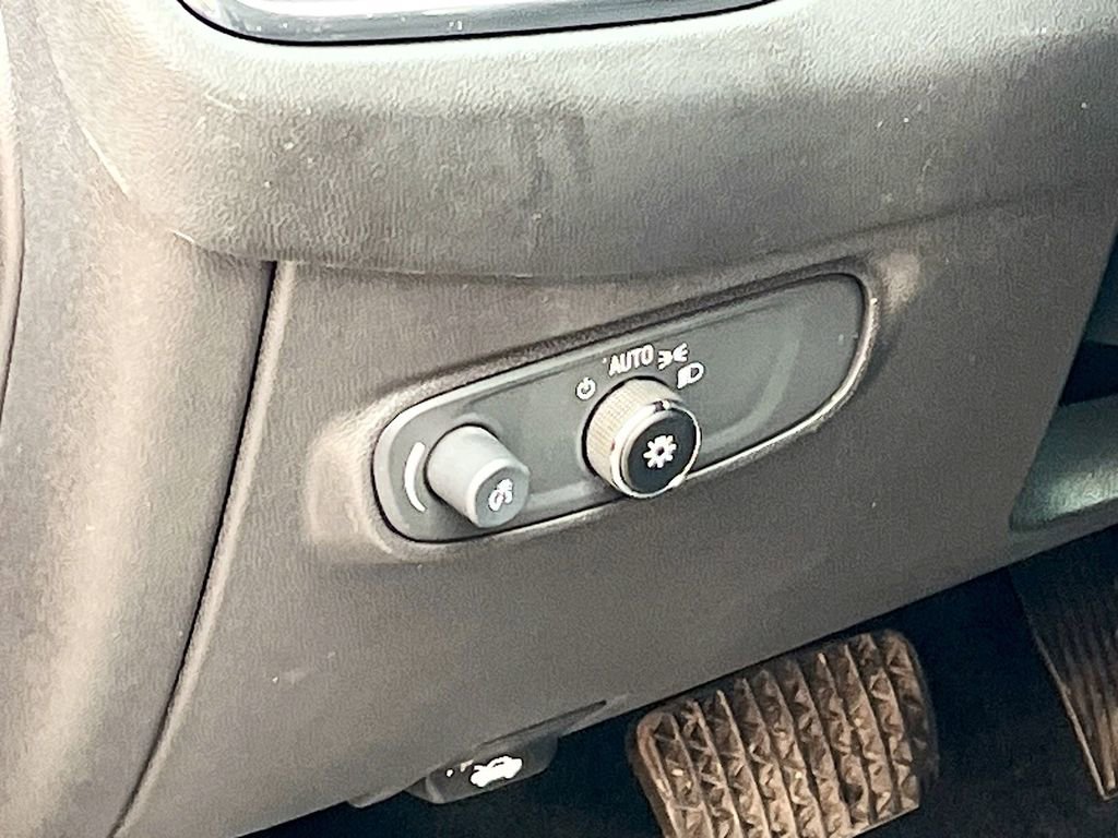 Used 2024 Chevrolet Equinox RS w/ LPO, Floor Liner Package image 10