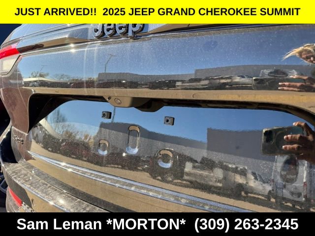 New 2025 Jeep Grand Cherokee Summit image 10