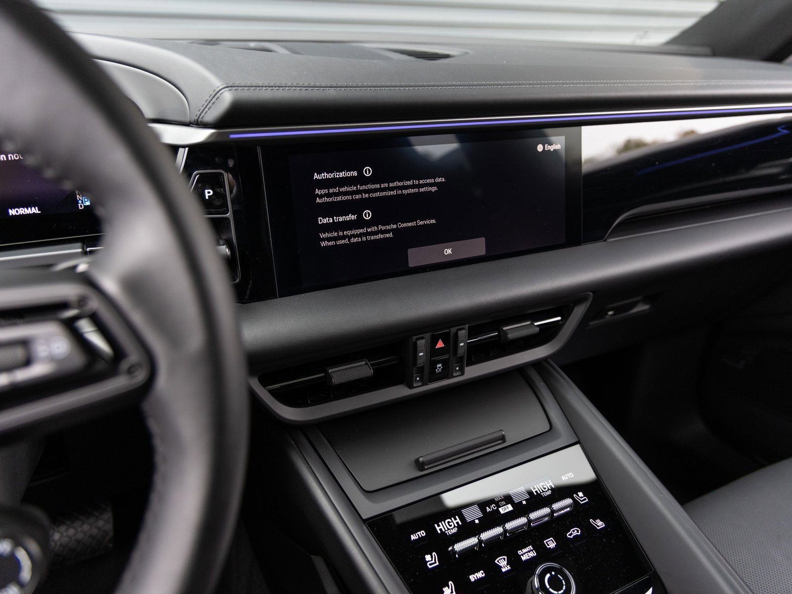 Used 2025 Porsche Macan Electric image 16