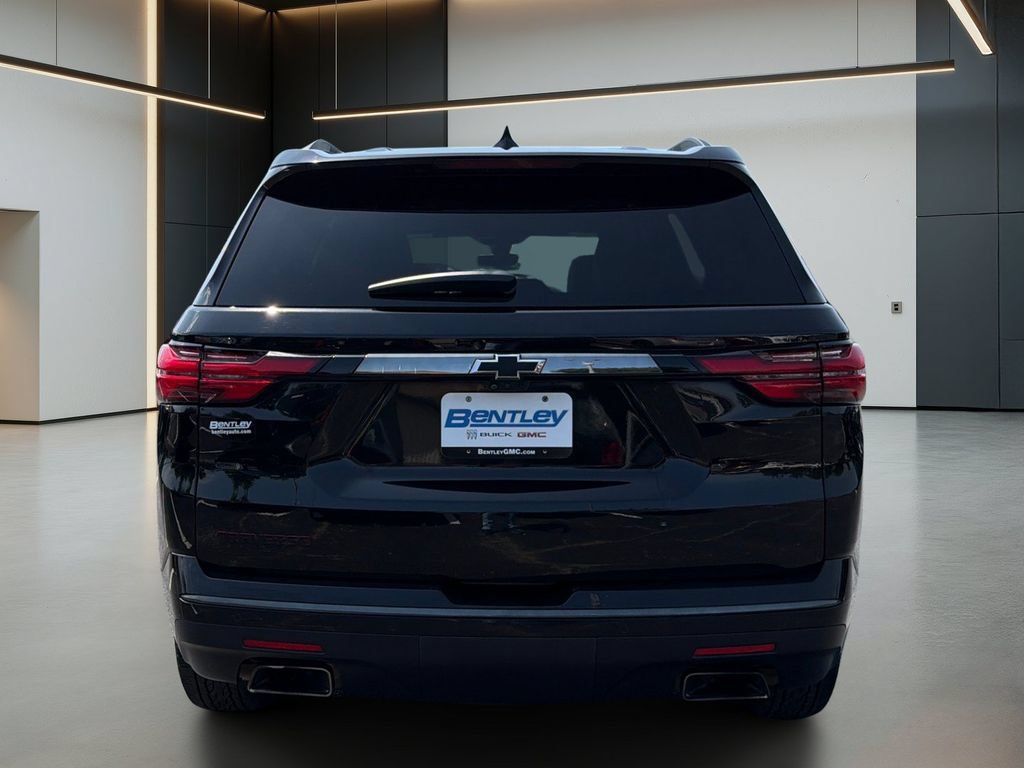 Used 2022 Chevrolet Traverse Premier w/ Redline Edition FWD image 5