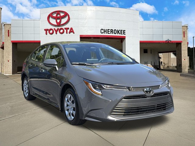 Used 2026 Toyota Corolla LE FWD image 3