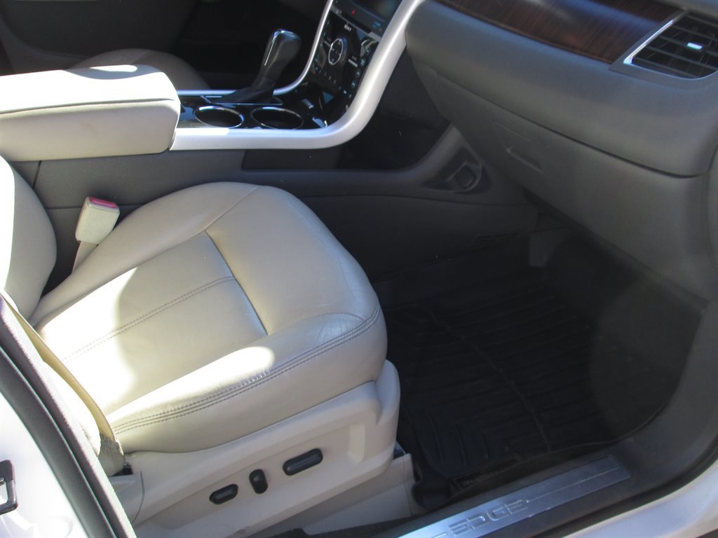 Used 2013 Ford Edge Limited image 17
