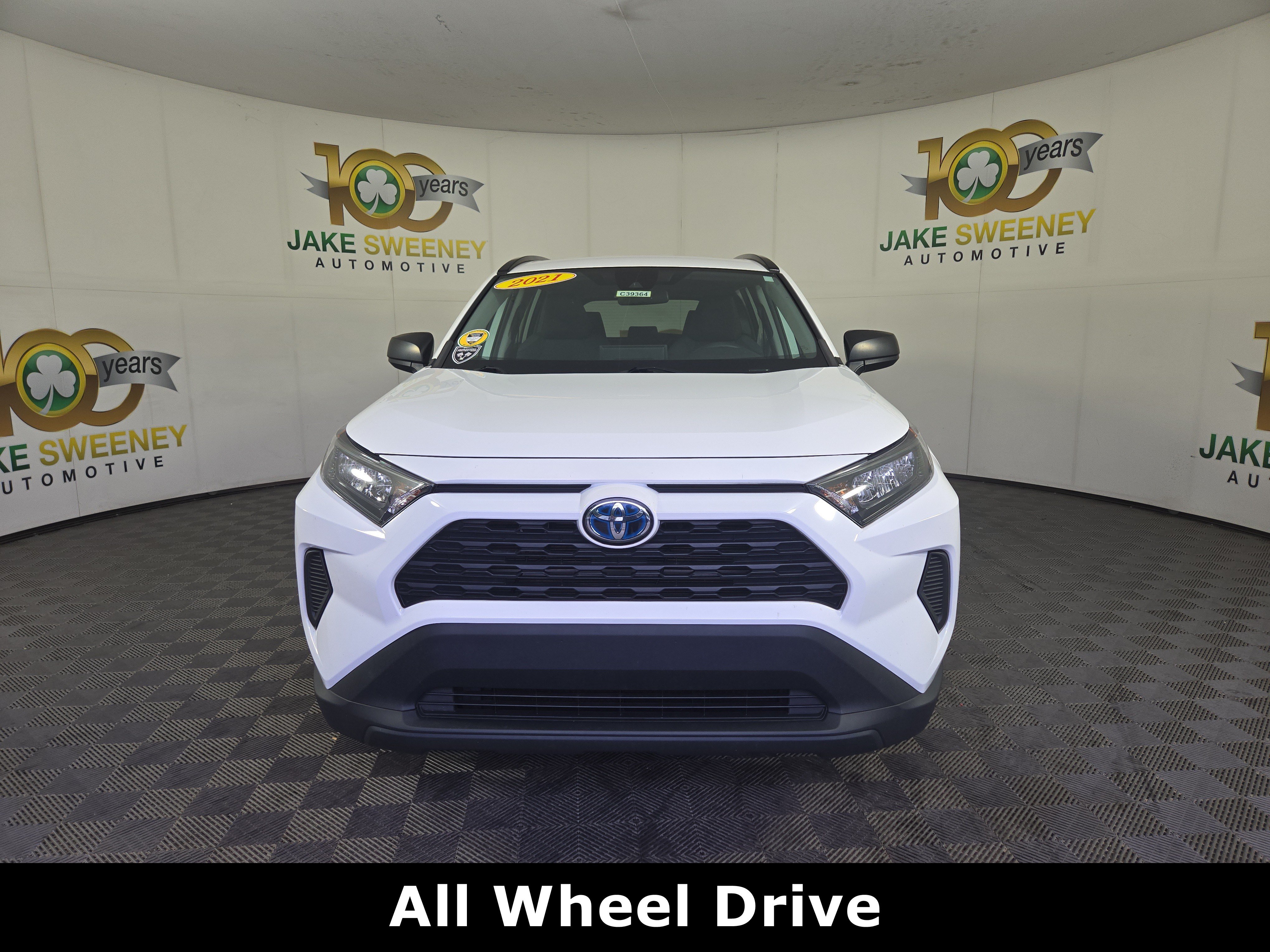 Used 2021 Toyota RAV4 LE AWD/4WD image 3