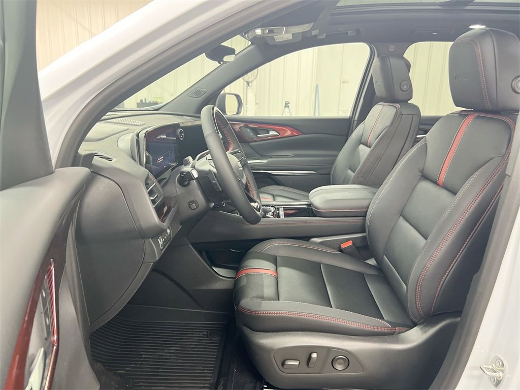 New 2026 Chevrolet Traverse RS w/ LPO, Floor Liner Package image 20