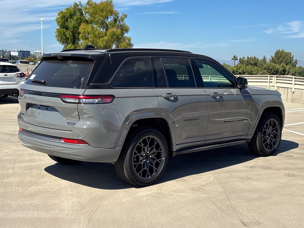 New 2027 Jeep Grand Cherokee Summit w/ Adv Protech Group IV AWD/4WD image 6