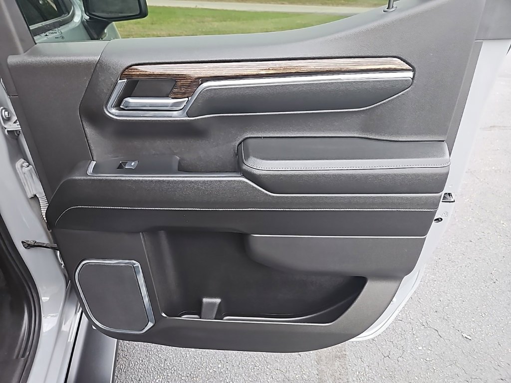 Used 2024 GMC Sierra 1500 Elevation image 30