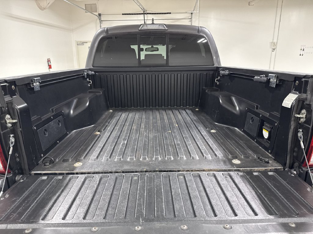 Used 2016 Toyota Tacoma TRD Sport w/ Towing Package AWD/4WD image 23