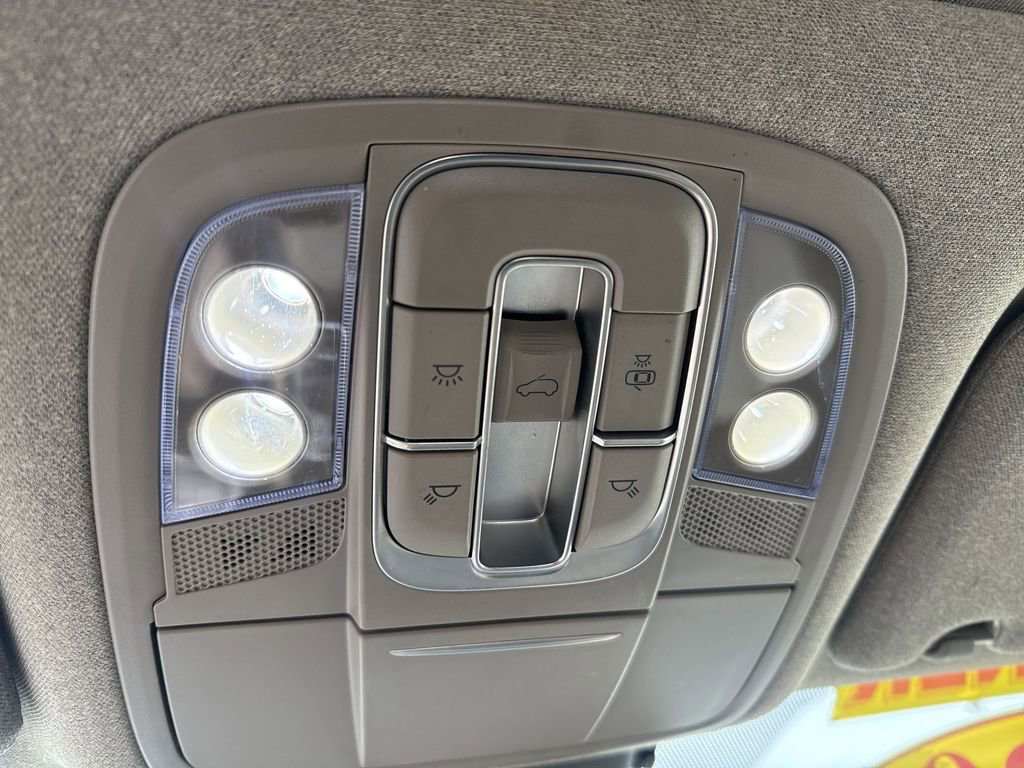 Used 2020 Hyundai Santa Fe Limited image 36