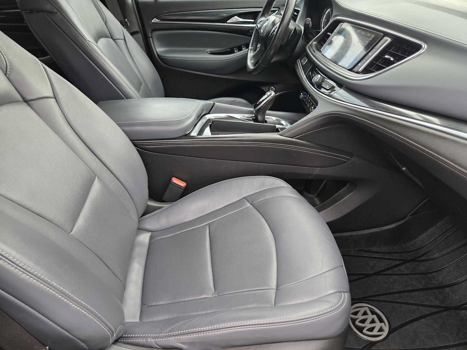 Used 2020 Buick Enclave Premium w/ Sun and Sites Package FWD image 14
