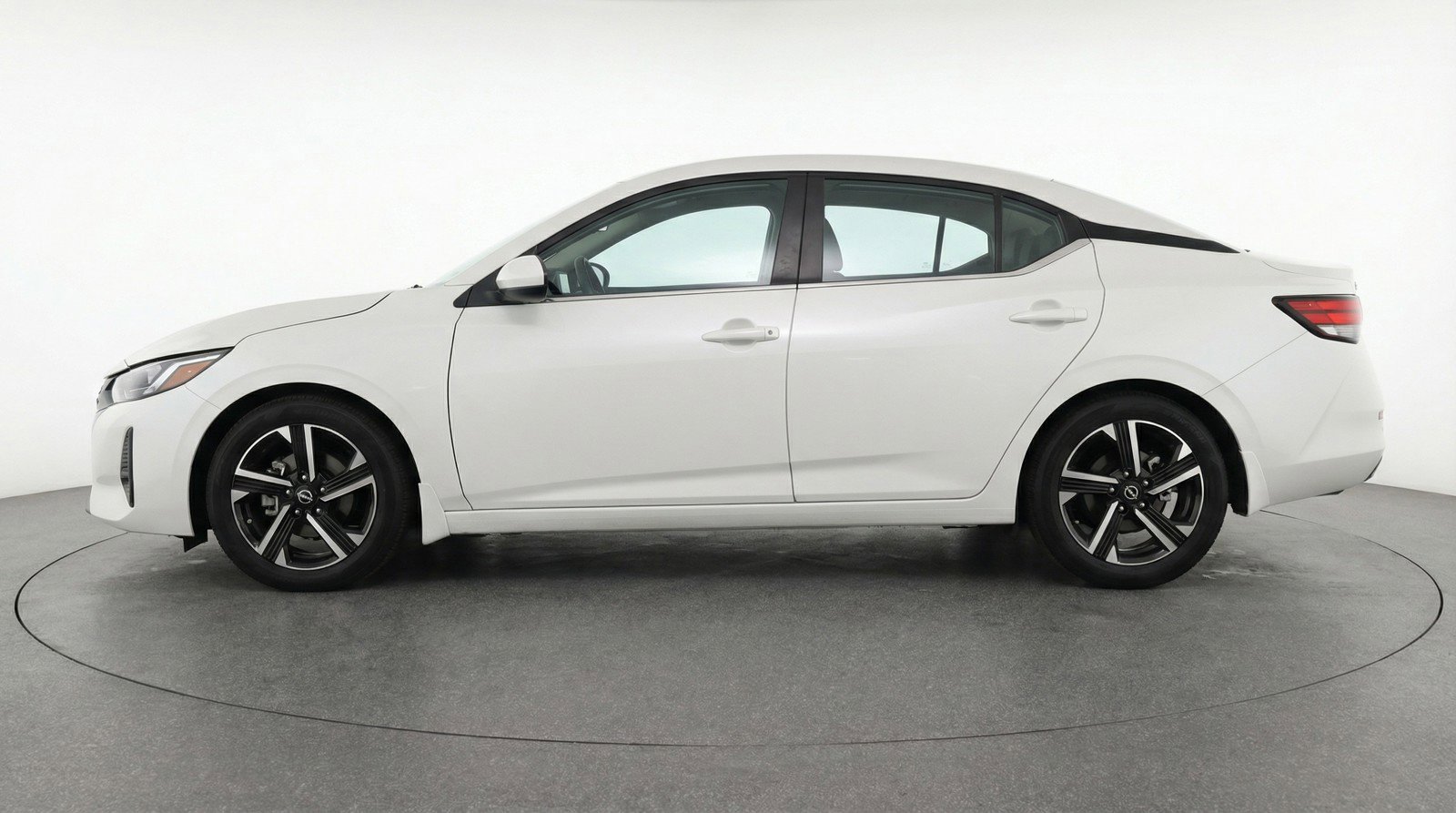 Used 2025 Nissan Sentra SV FWD image 5