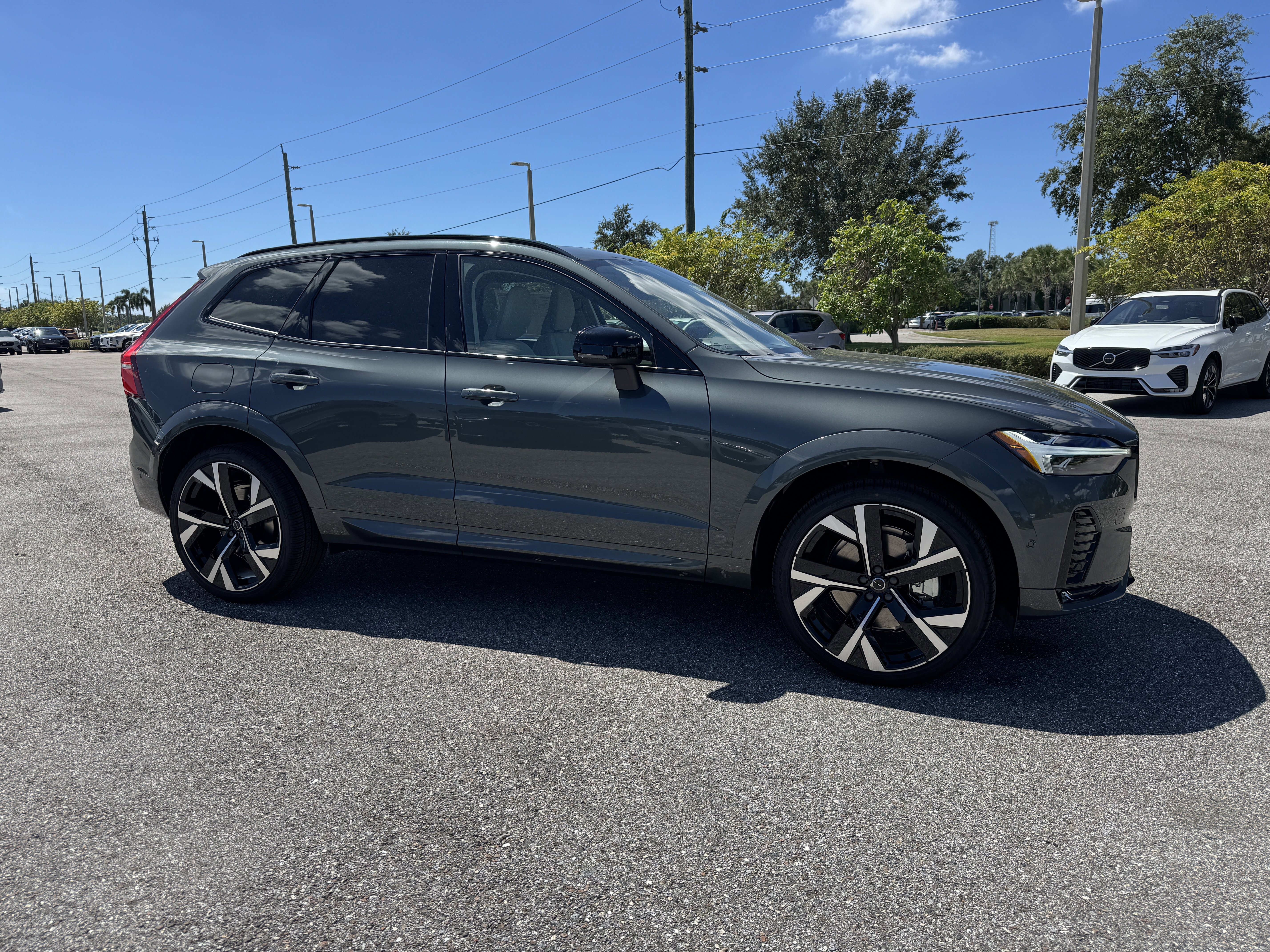 New 2026 Volvo XC60 B5 Ultra w/ Protection Package image 1