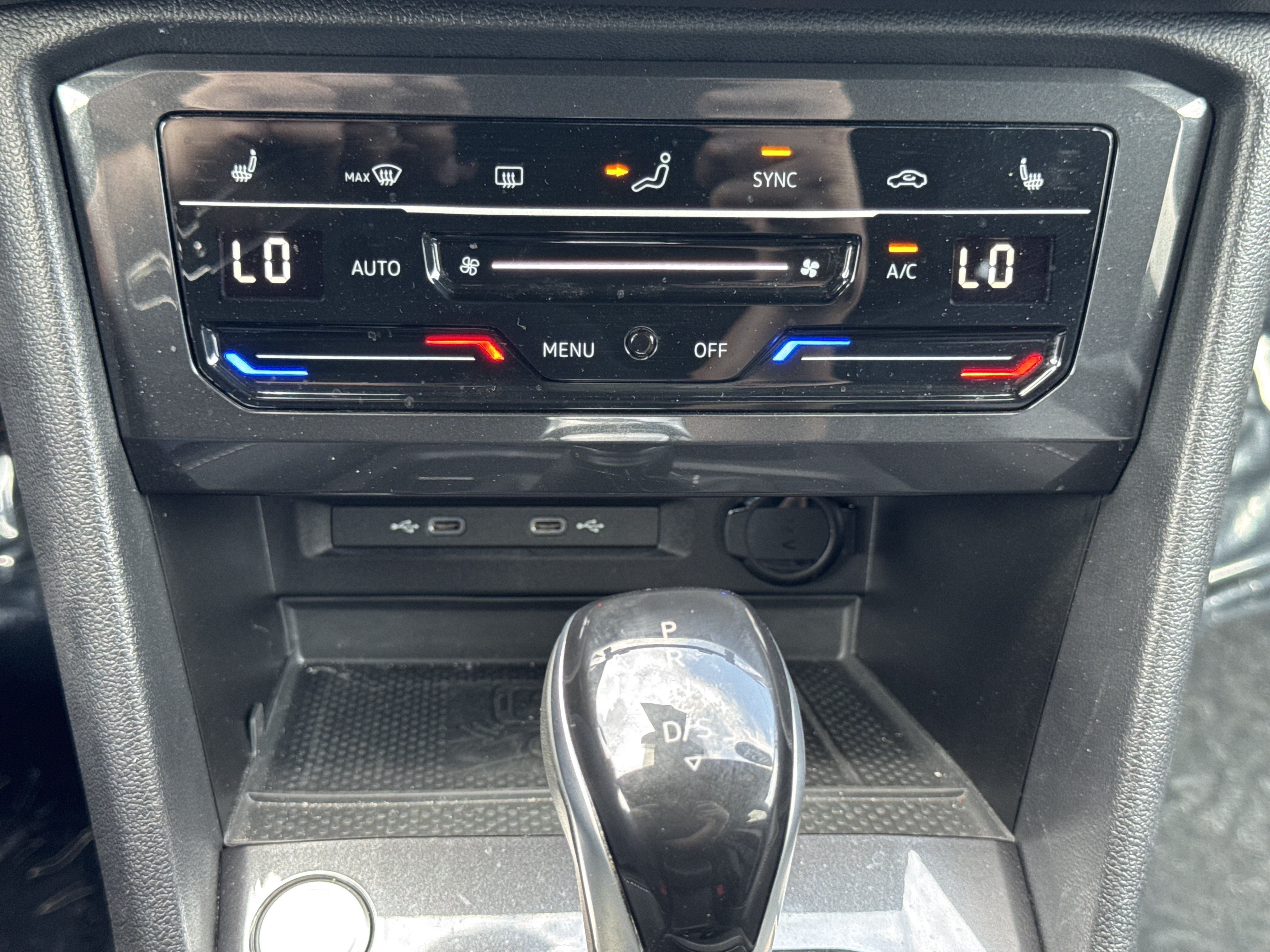 Certified 2023 Volkswagen Tiguan SE R-Line FWD image 27