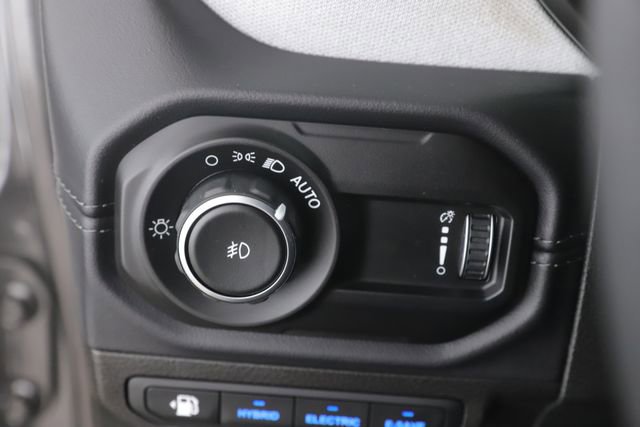 Used 2025 Jeep Wrangler Unlimited Sahara image 18