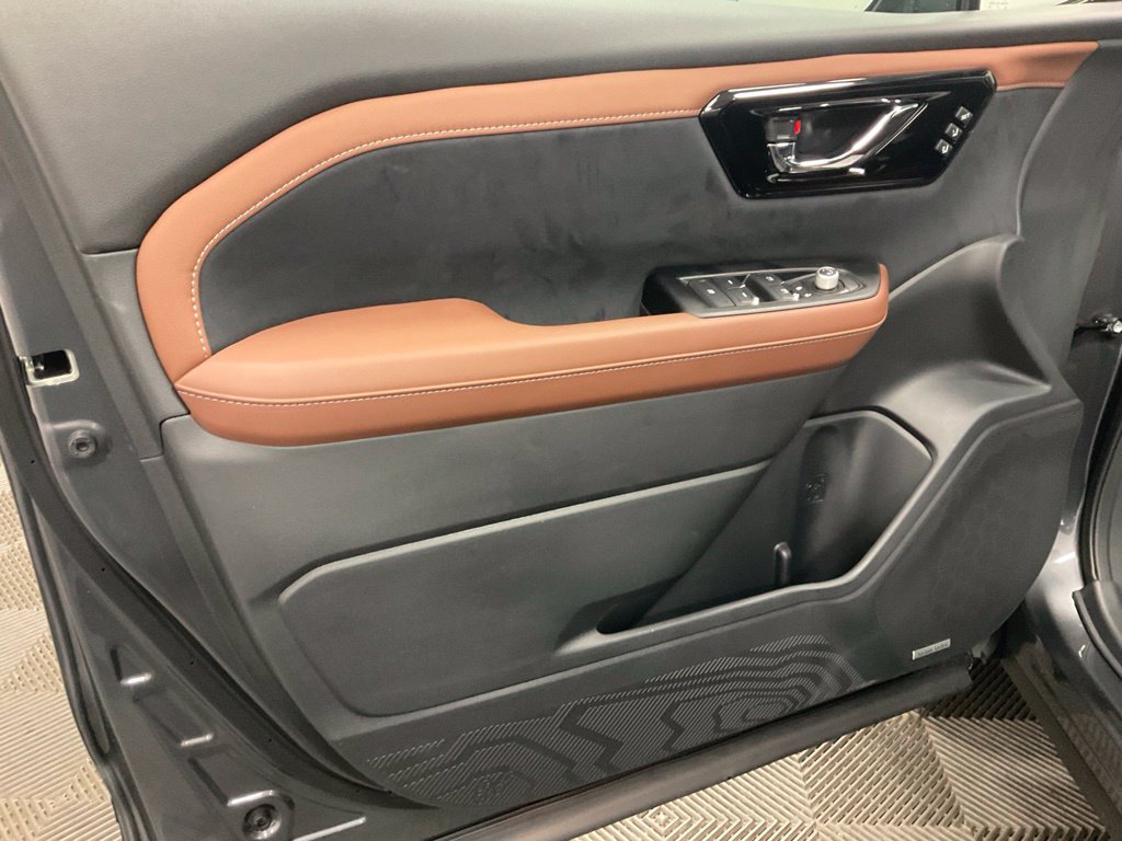 New 2026 Subaru Forester Touring AWD/4WD image 9