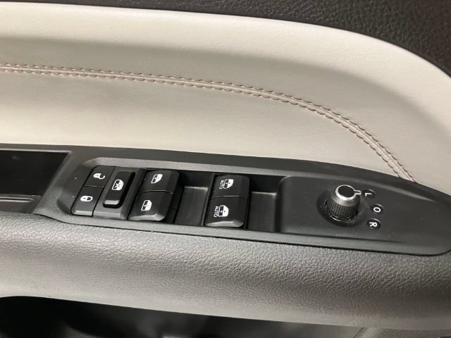 Used 2025 Jeep Compass Limited AWD/4WD image 25