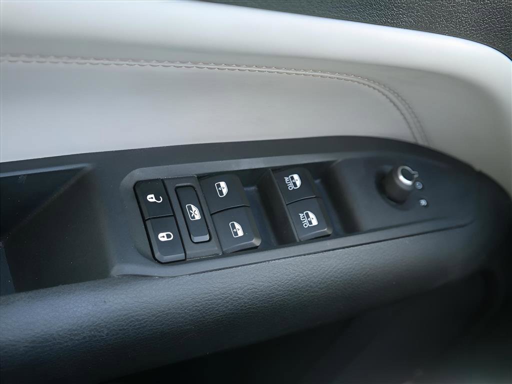 Used 2024 Jeep Compass Limited image 12