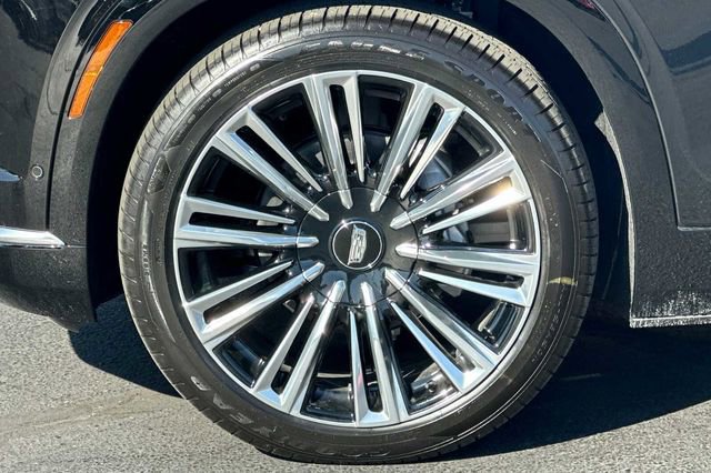 New 2026 Cadillac Vistiq Premium Luxury w/ LPO, Floor Liner Package image 24