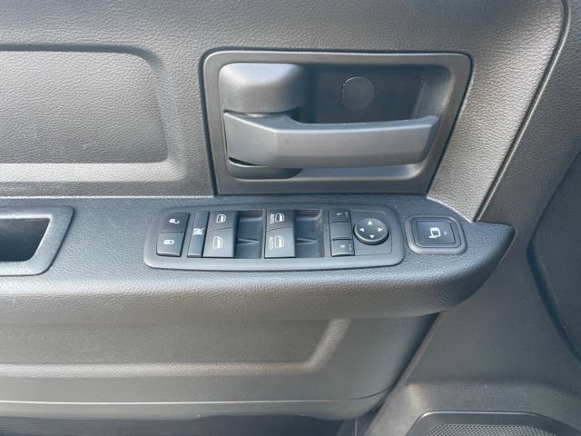 Used 2024 RAM 2500 Tradesman w/ Chrome Appearance Group AWD/4WD image 11