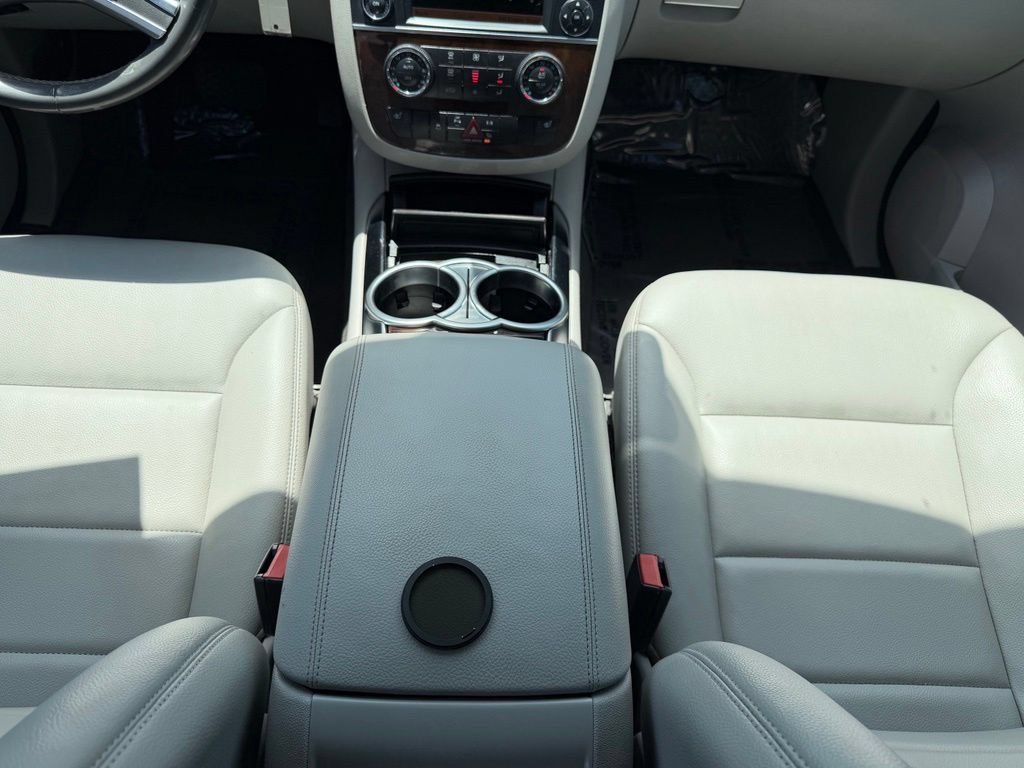 Used 2012 Mercedes-Benz R 350 4MATIC image 23