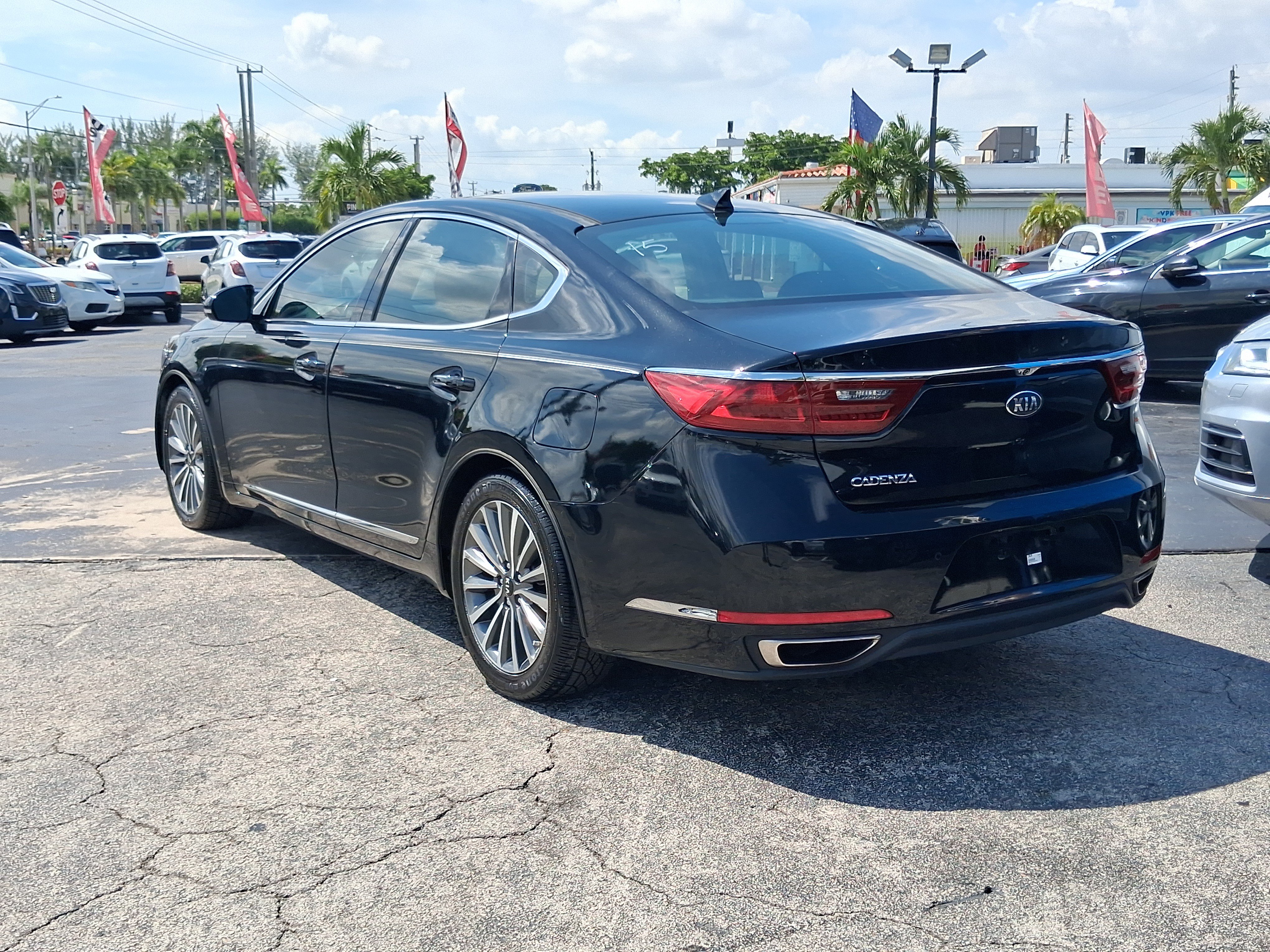 Used 2017 Kia Cadenza Technology FWD image 7