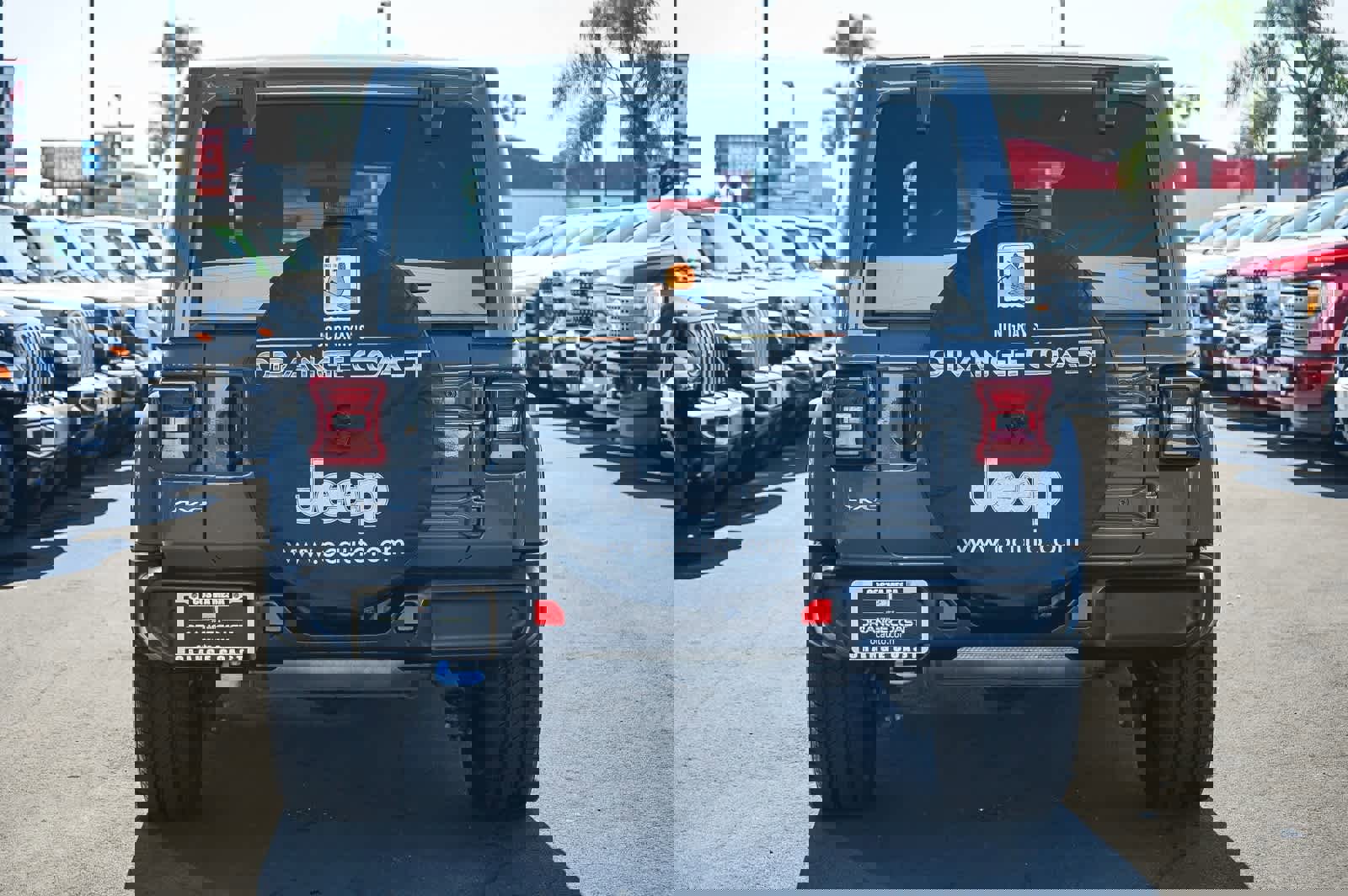 Used 2023 Jeep Wrangler Sahara w/ Safety Group image 5