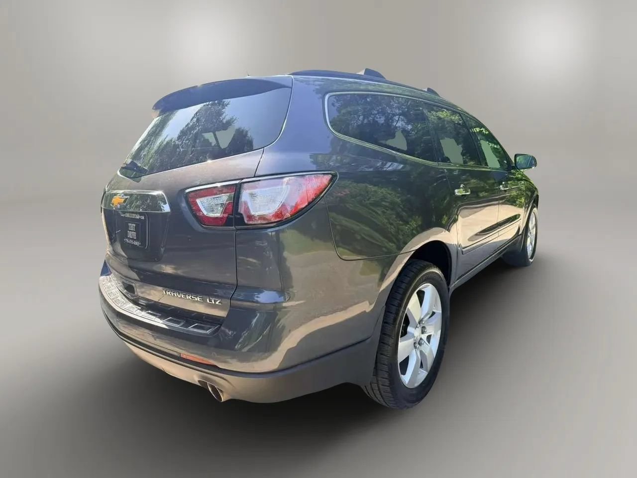 Used 2014 Chevrolet Traverse LTZ FWD image 9