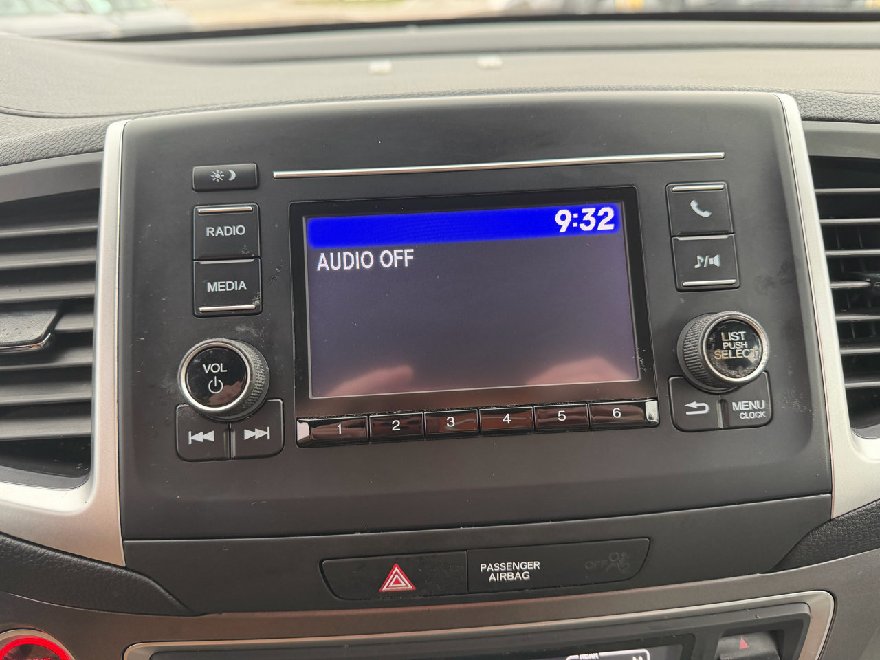 Used 2019 Honda Pilot LX image 17