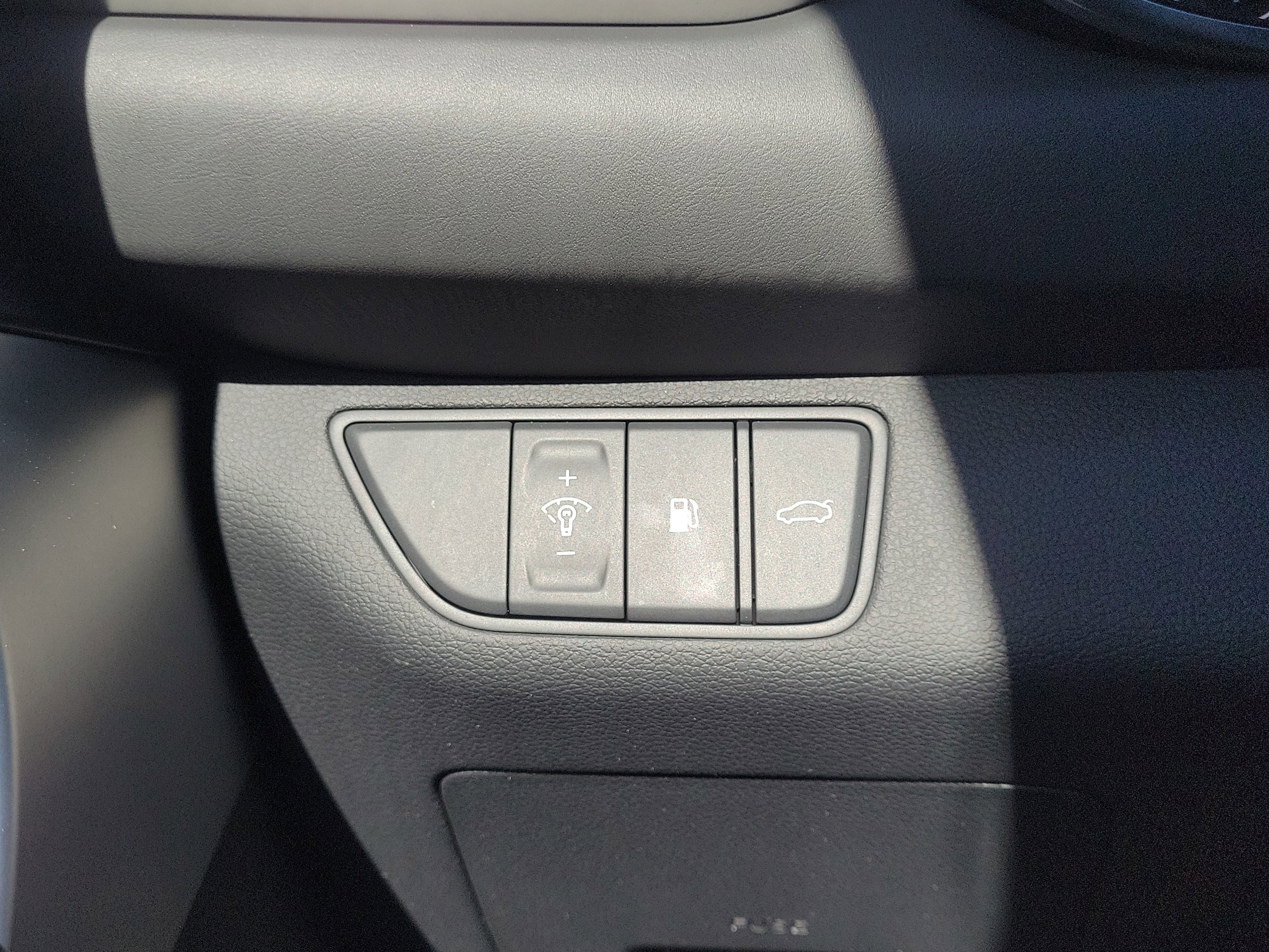 Used 2023 Genesis G70 2.0T image 25