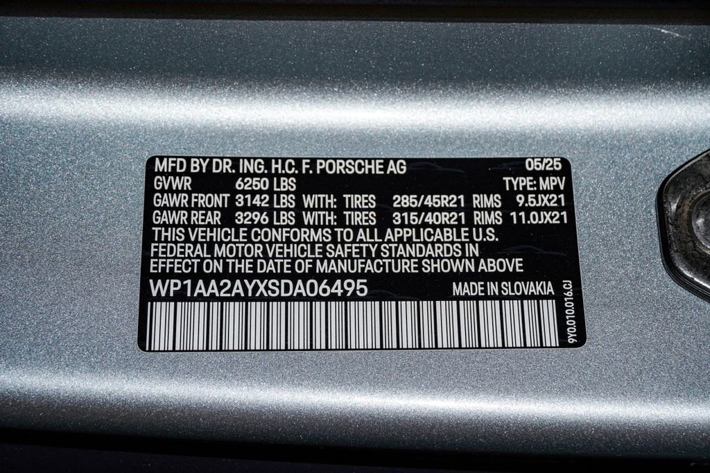 Certified 2025 Porsche Cayenne image 29