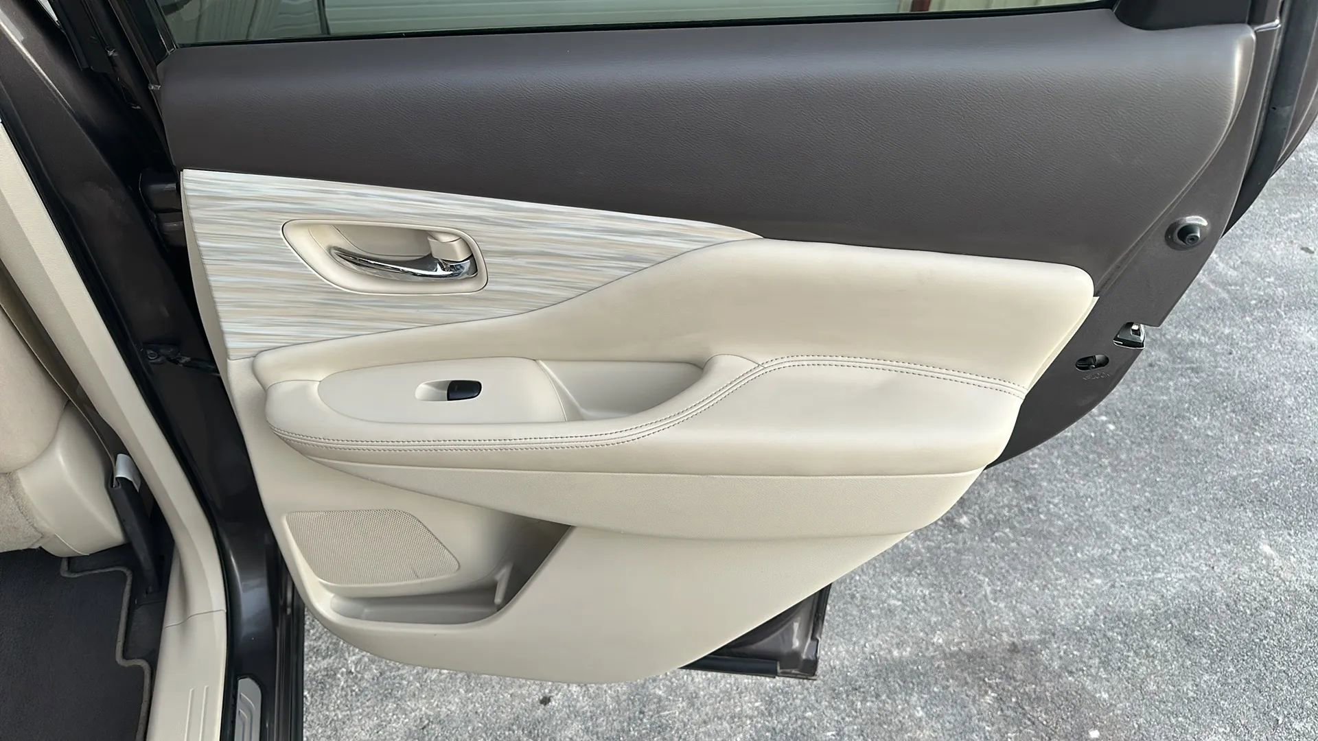 Used 2016 Nissan Murano SV image 9