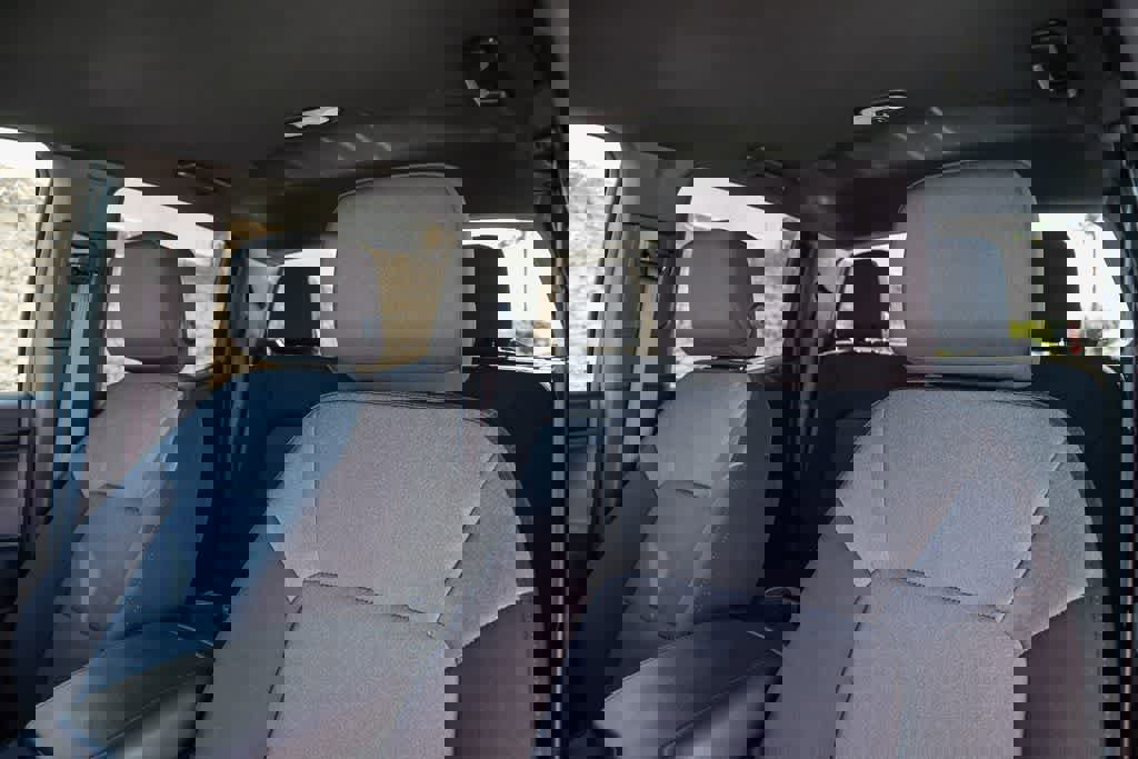 Used 2025 Chevrolet Colorado W/T image 15