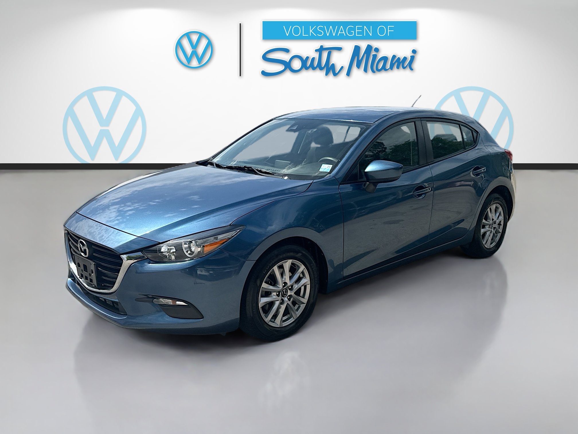 Used 2018 MAZDA MAZDA3 Sport FWD image 2