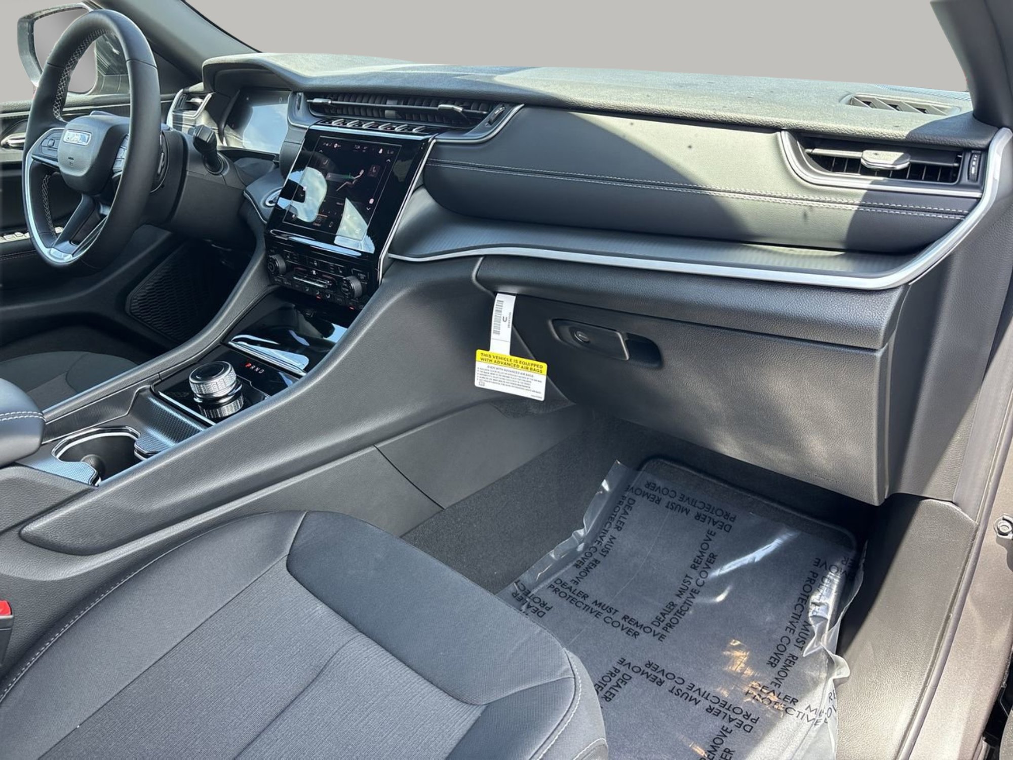 New 2025 Jeep Grand Cherokee Laredo X w/ Luxury Tech Group I image 11