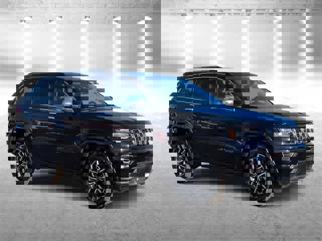 Used 2021 Jeep Grand Cherokee Limited w/ Premium Lighting Group image 2