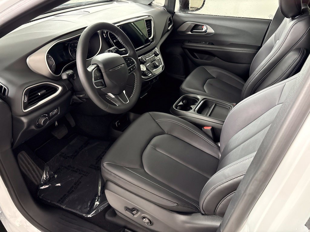 New 2027 Chrysler Pacifica LX FWD image 28