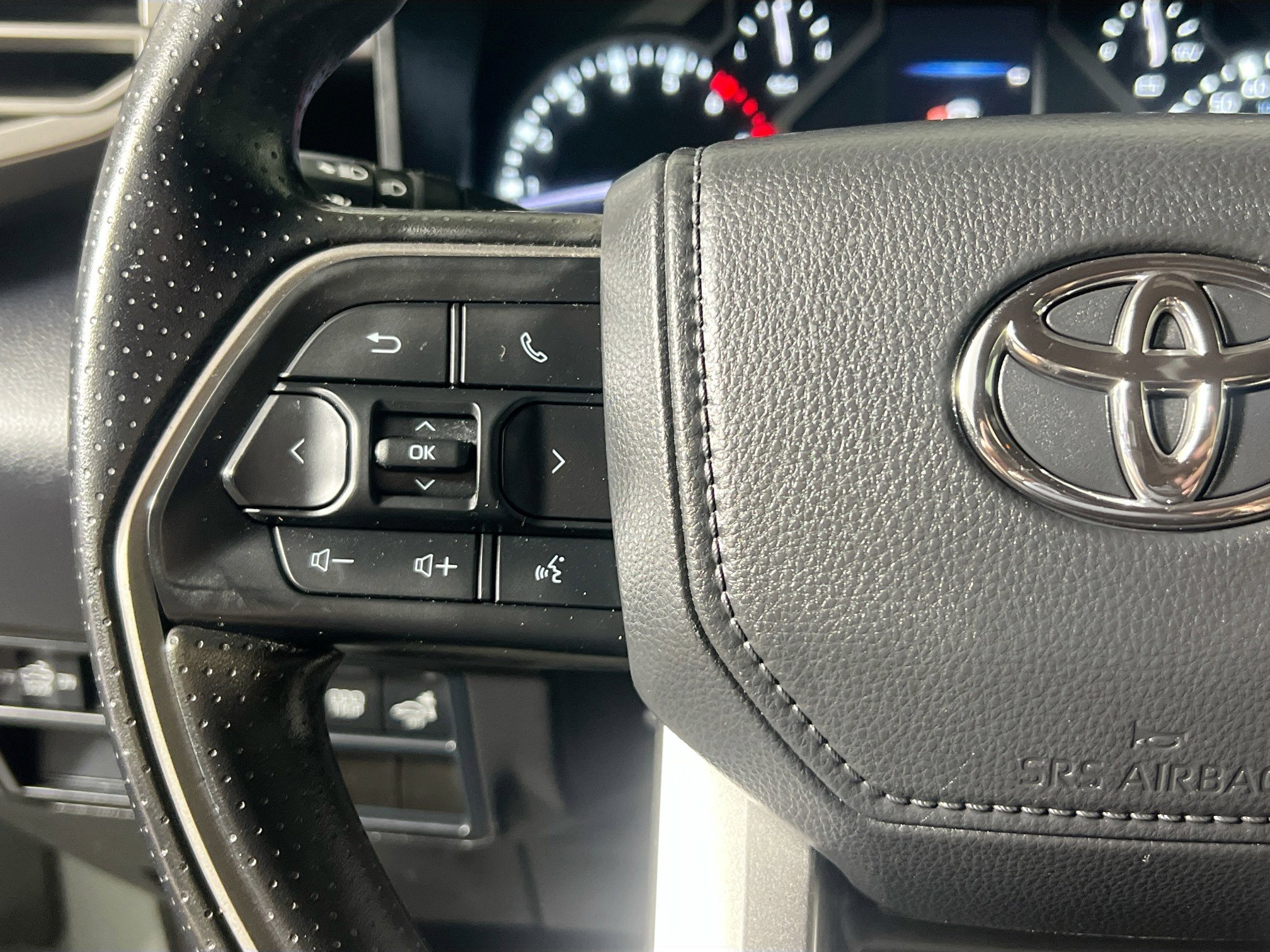 Used 2025 Toyota Tundra SR5 w/ SR5 Convenience Package image 18