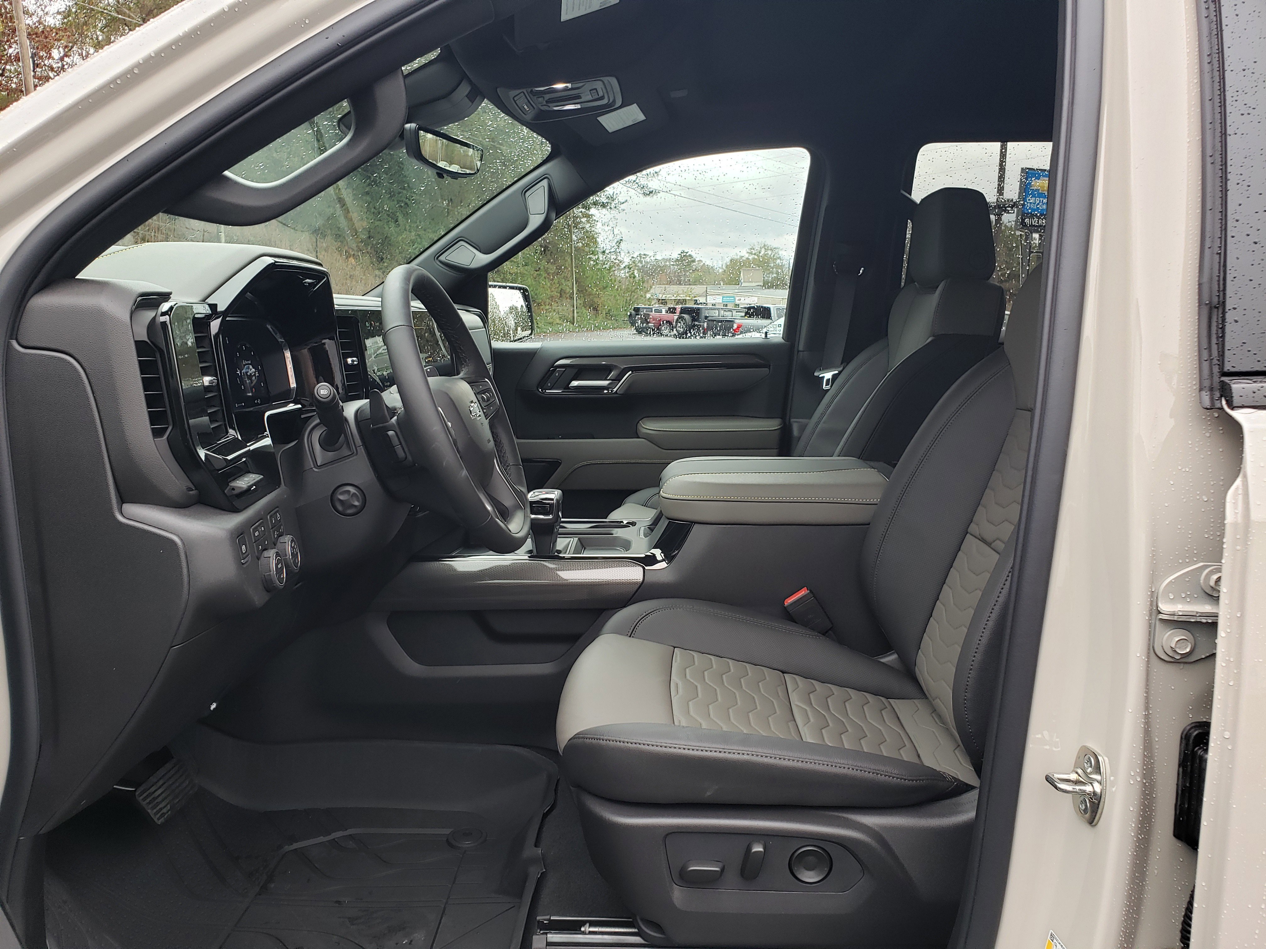 New 2026 Chevrolet Silverado 1500 ZR2 w/ LPO, Dark Essentials Package image 30