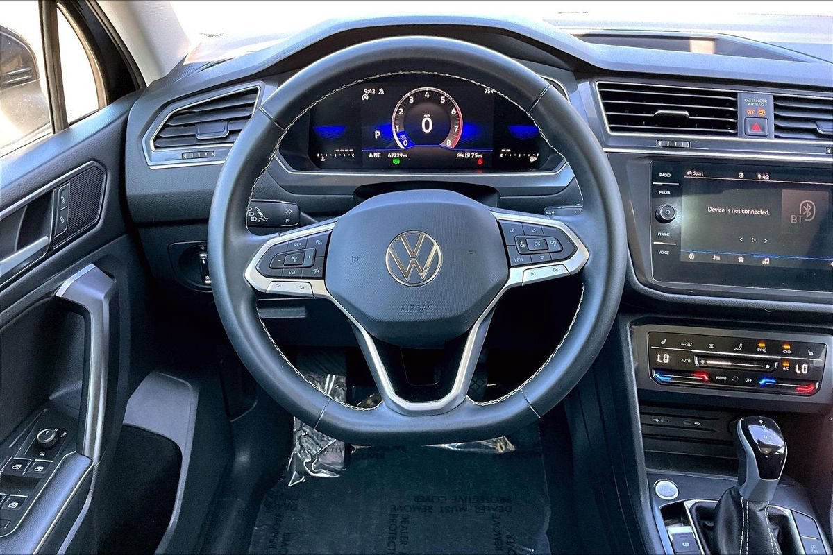 Used 2023 Volkswagen Tiguan SE w/ Panoramic Sunroof Package AWD/4WD image 20