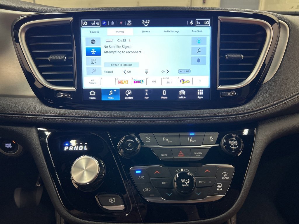 New 2026 Chrysler Pacifica Pinnacle image 24