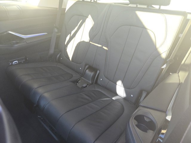 Used 2022 BMW X7 xDrive40i w/ Parking Assistance Package AWD/4WD image 24