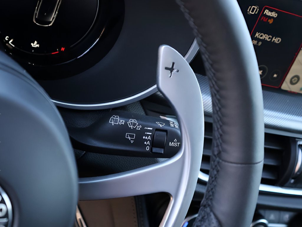 New 2025 Alfa Romeo Stelvio Sprint AWD/4WD image 34