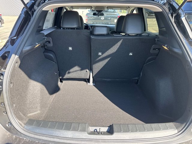 New 2027 Nissan Kicks SR FWD image 11